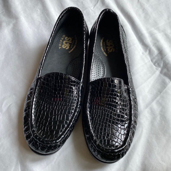 NEW SAS Patent Black Croc Loafers - Picture 1 of 4